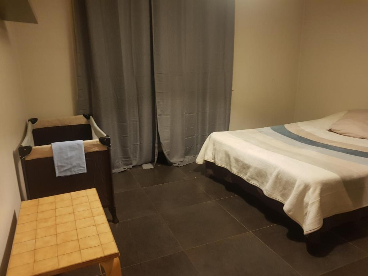 Grand Appartement Fonctionnel Et Calme Sur Lyon8 A 2 Pas Du Metro Lião Exterior foto