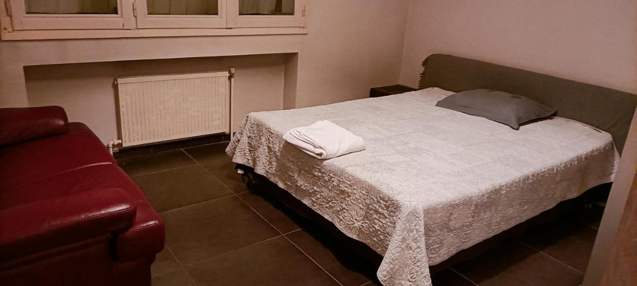 Grand Appartement Fonctionnel Et Calme Sur Lyon8 A 2 Pas Du Metro Lião Exterior foto